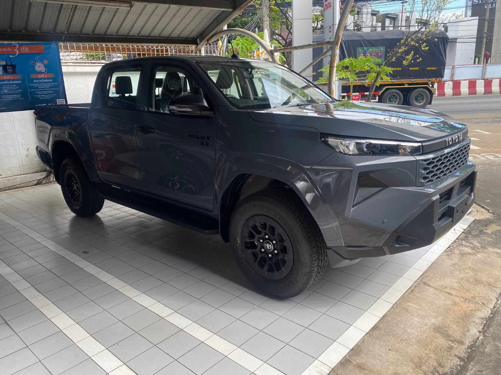 Car image 2
